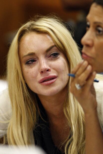 Lindsay Lohan llora el martes pasado durante el juicio.