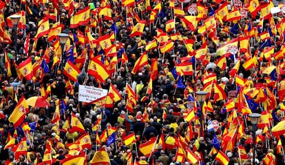 Manifestantes concentrados en la plaza de Colón.