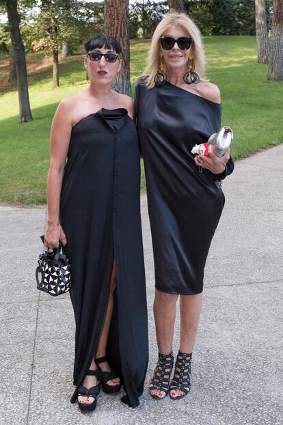 Rossy de Palma y Bibiana Fernández a su llegada al Museo del Traje.