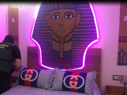 La casa de 'El Pincho' en La Línea tenía una cama con un cabecero dedicado a Tutankamón, además de otros dormitorios temáticos.