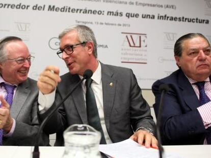 El alcalde de Tarragona, Josep F&egrave;lix Ballesteros, entre Josep Piqu&eacute; y Vicente Boluda.