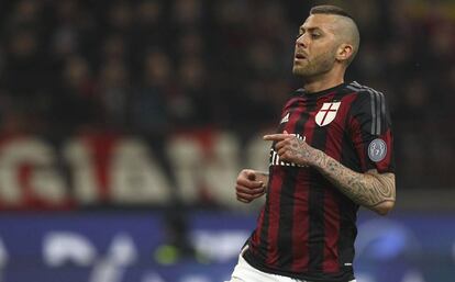 Menez durante un partido con el Milan.