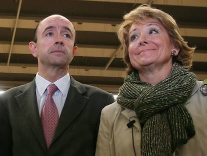 Manuel Lamela con Esperanza Aguirre en 2008.