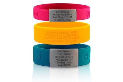 Estás pulseras identificativas, fabricadas en silicona hipoalérgica, permiten conocer en casos de necesidad datos personales como el grupo sanguíneo, alergias o intolerancias alimenticias. Precio: 17 euros. www.safesportid.com