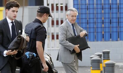 Miguel Blesa, expresidente de Caja Madrid, a su llegada a la sede de la Audiencia Nacional donde arranca el juicio por las tarjetas 'black'.