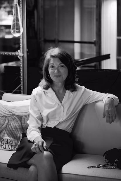 La biógrafa Marie-Dominique Lelièvre en una foto cedida por ella. “No se puede contar todo. Hay cosas que sé que no puedo compartir. En algunos casos no lo he hecho porque los personajes estaban vivos, como sucedió con Bergé”, dice.