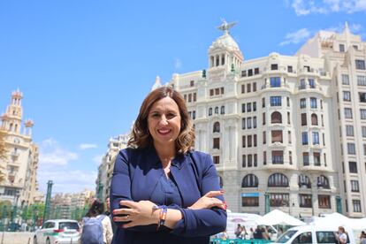 María José Catalá, en la plaza del Ayuntamiento de Valencia, en una imagen cedida por el PP.