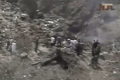 Imágenes de vídeo muestran el lugar donde ha caído el avión con 114 personas.