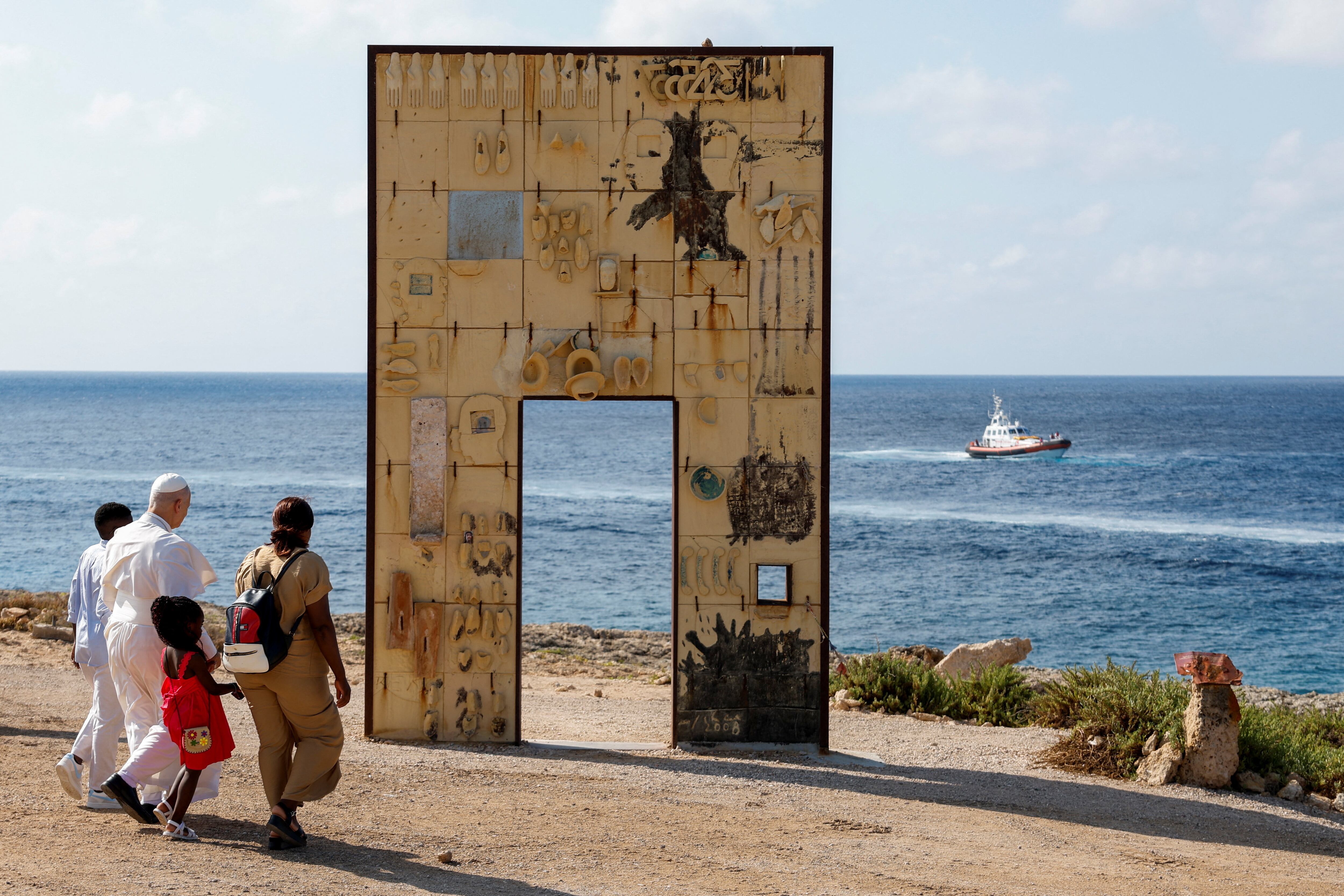 El Papa censura en Lampedusa la política migratoria de la UE: “Los muertos en este mar son víctimas de decisiones tomadas u omitidas”