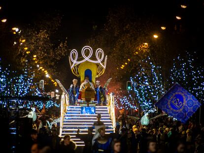 La cabalgata de los Reyes, en el Paseo de la Castellana en Madrid.