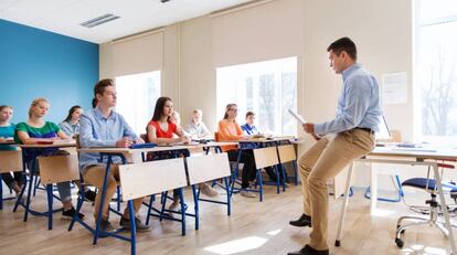 Un profesor dando clase. Getty Imagen