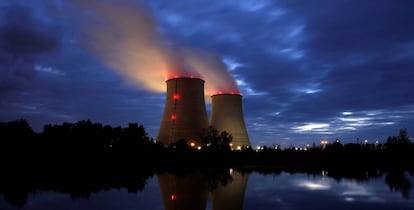 Torres de refrigeración de una central nuclear de EdF.