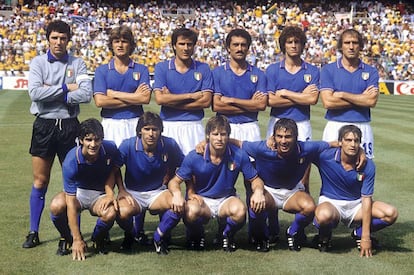 La Italia del Mundial de España de 1982. El primer por la izquierda, agachado, es Paolo Rossi, pichichi del torneo.