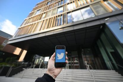 Entrada a las oficinas de Twitter en Dublín (Irlanda), a donde los empleados de la filial en España temen que se desvíe el negocio español.