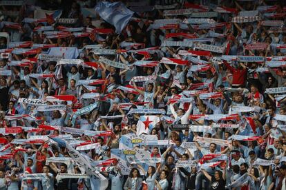 Aficionados del Celta de Vigo en la grada del estadio.