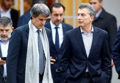 Mauricio Macri y su ministro de Economía, Alfonso Prat-Gay en la residencia oficial de Olivos.