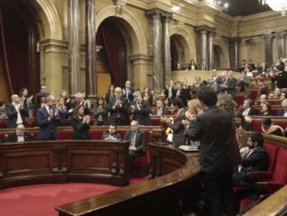 El presidente de la Generalitat, que sigue reivindicando su condición de diputado, arrastró a su formación a no participar en las votaciones