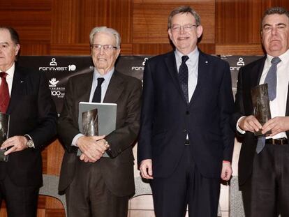 De izquierda a derecha, Jos&eacute; Mar&iacute;a Serra Farr&eacute;, Antonio Garrigues Walker, el presidente de la Generalitat, Ximo Puig, y Carlos Bertomeu.