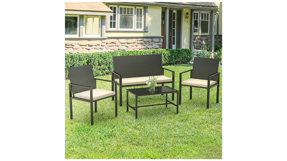 Muebles de jardín de cuatro piezas.
