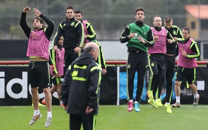 Del Bosque da instrucciones a sus jugadores