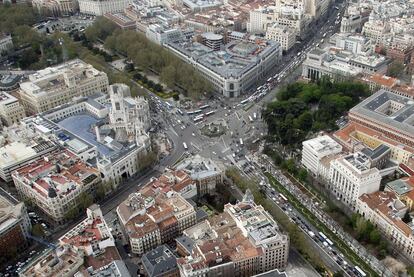 Vista aérea del Ayuntamiento de Madrid y de la plaza de Cibeles.