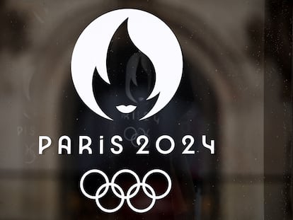 The logo of the Paris 2024 Olympic and Paralympic Games is seen on an official Paris 2024 store at Place de l'Opera in Paris, France, January 1, 2024.