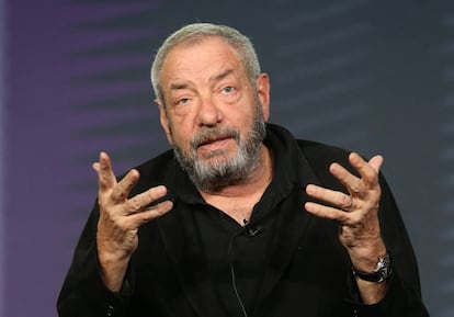 Dick Wolf, durante una rueda de prensa en Pasadena, California.