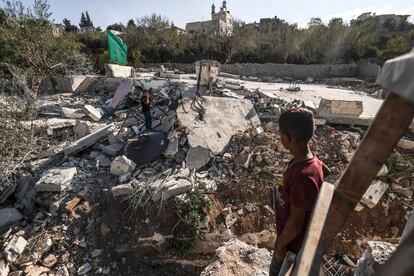 Restos de la casa de Saleh al Aruri, demolida por el ejército de Israel en Arura (Cisjordania).