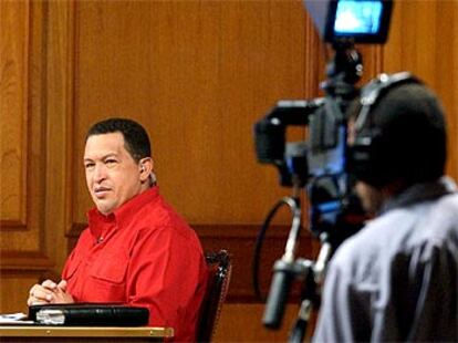 Chávez se dirige a la nación en su programa semanal <i>Aló, Presidente</i>