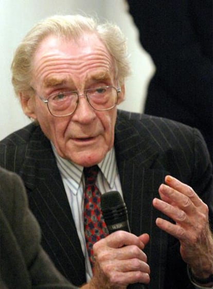 John Maddox, en el aula de EL PAÍS en Barcelona en 2003.