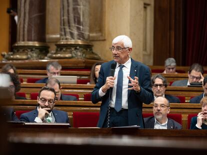 El consejero de Salud de la Generalitat, Manel Balcells, en la sesión de control al Govern en el pleno del Parlament de este miércoles 8 de febrero.
