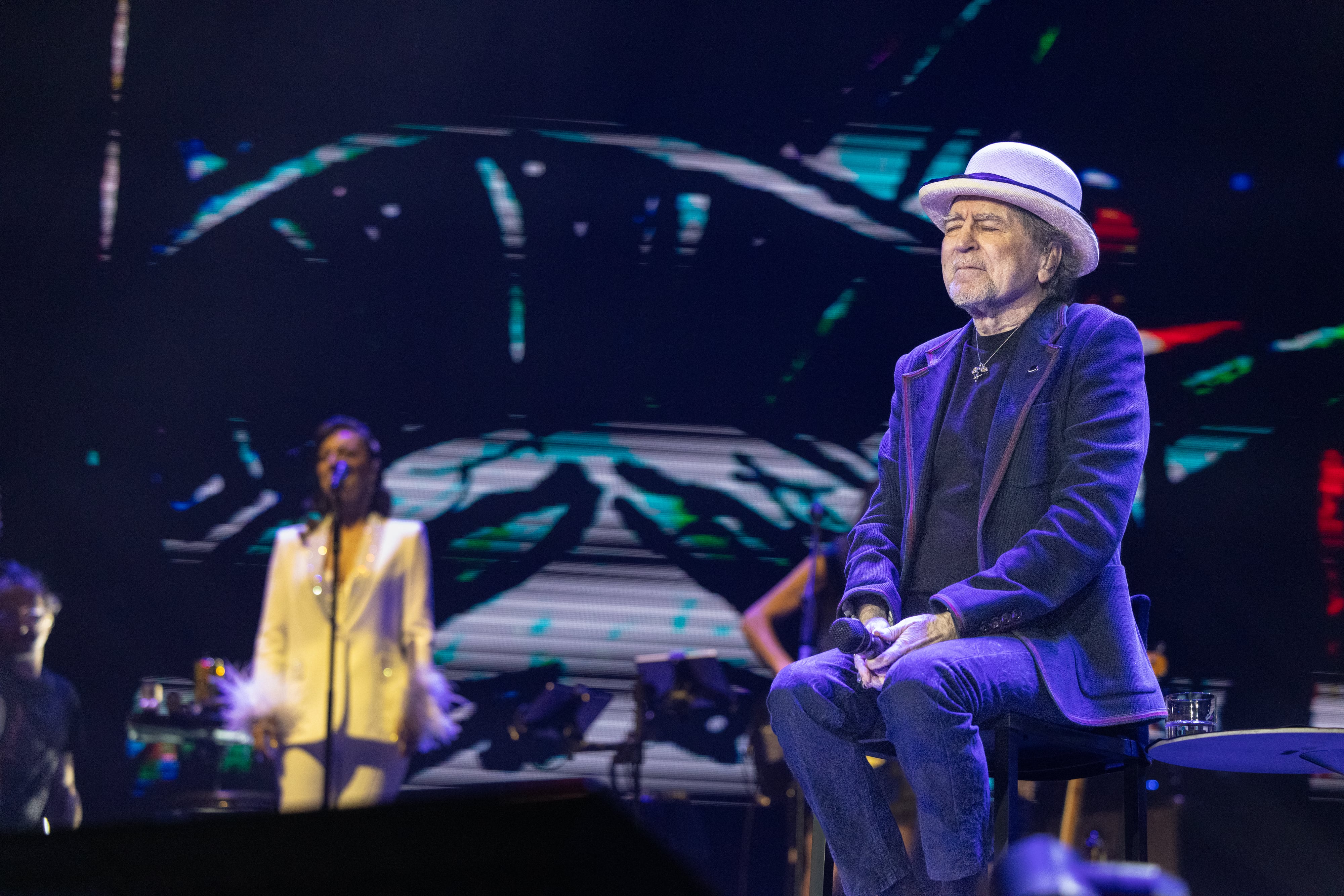 Sabina, en el último concierto de la gira 'Hola y Adiós', en Madrid.
