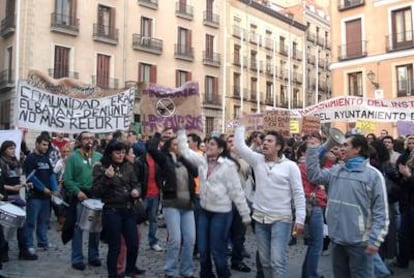 Manifestación de drogodependientes y trabajadores de centros en la Plaza de la Villa.