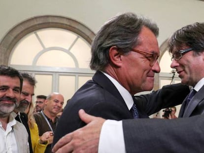 Los expresidentes de la Generalitat Artur Mas y Carles Puigdemont, en una foto tomada cuando este último era aún presidente.