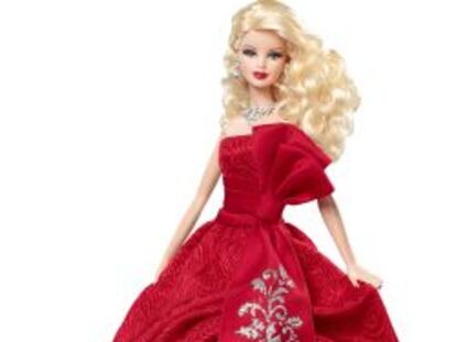 Barbie, con un vestido de noche, en una versión de 2012.