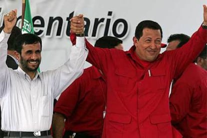 Los mandatarios de Irán y Venezuela durante un acto celebrado en Caracas