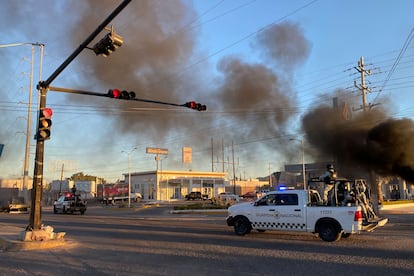 Guardia Nacional patrullan las calles de Culiacán (Sinaloa), este 5 de enero.