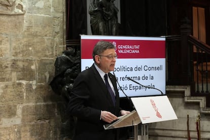 El presidente de la Generalitat, Ximo Puig, durante la presentación de la propuesta de reforma de la Constitución.