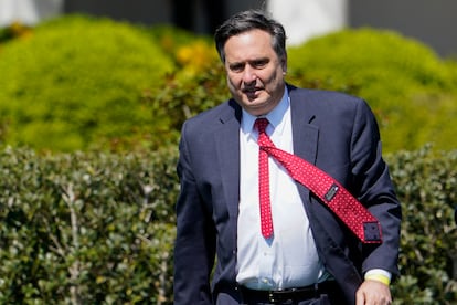 White House chief of staff Ron Klain walks to the South Lawn of the White House to attend an event in Washington, April 8, 2022.