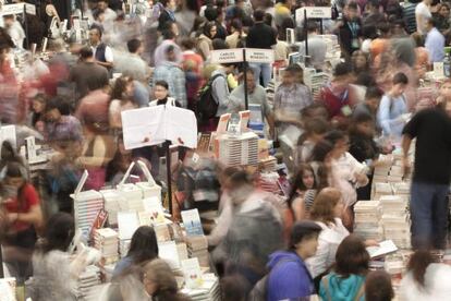 Pasillo de la Feria Internacional del Libro de Guadalajara, en 2014.