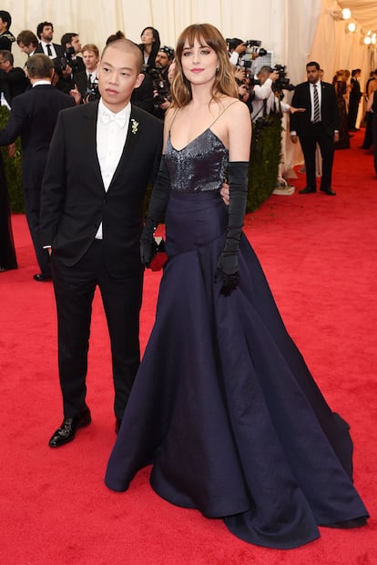 Jason Wu y Dakota Johnson.