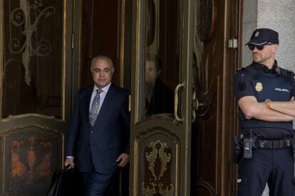 El juez Pablo Llarena sale del Tribunal Supremo tras reactivar la euroorden de aresto contra Puigdemont, en Madrid. 