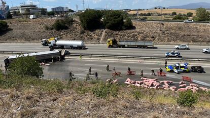 Un accidente corta la autopista AP-7 a la altura de Santa Perpètua de Mogoda (Barcelona) en dirección norte.