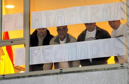 Afectados por las preferentes en el ayuntamiento de Boiro