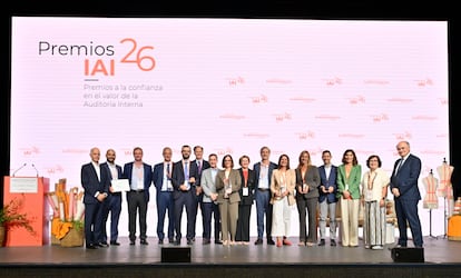 Foto de familia tras la entrega de los Premios IAI durante las Jornadas de Auditoría Interna, celebradas en Madrid.