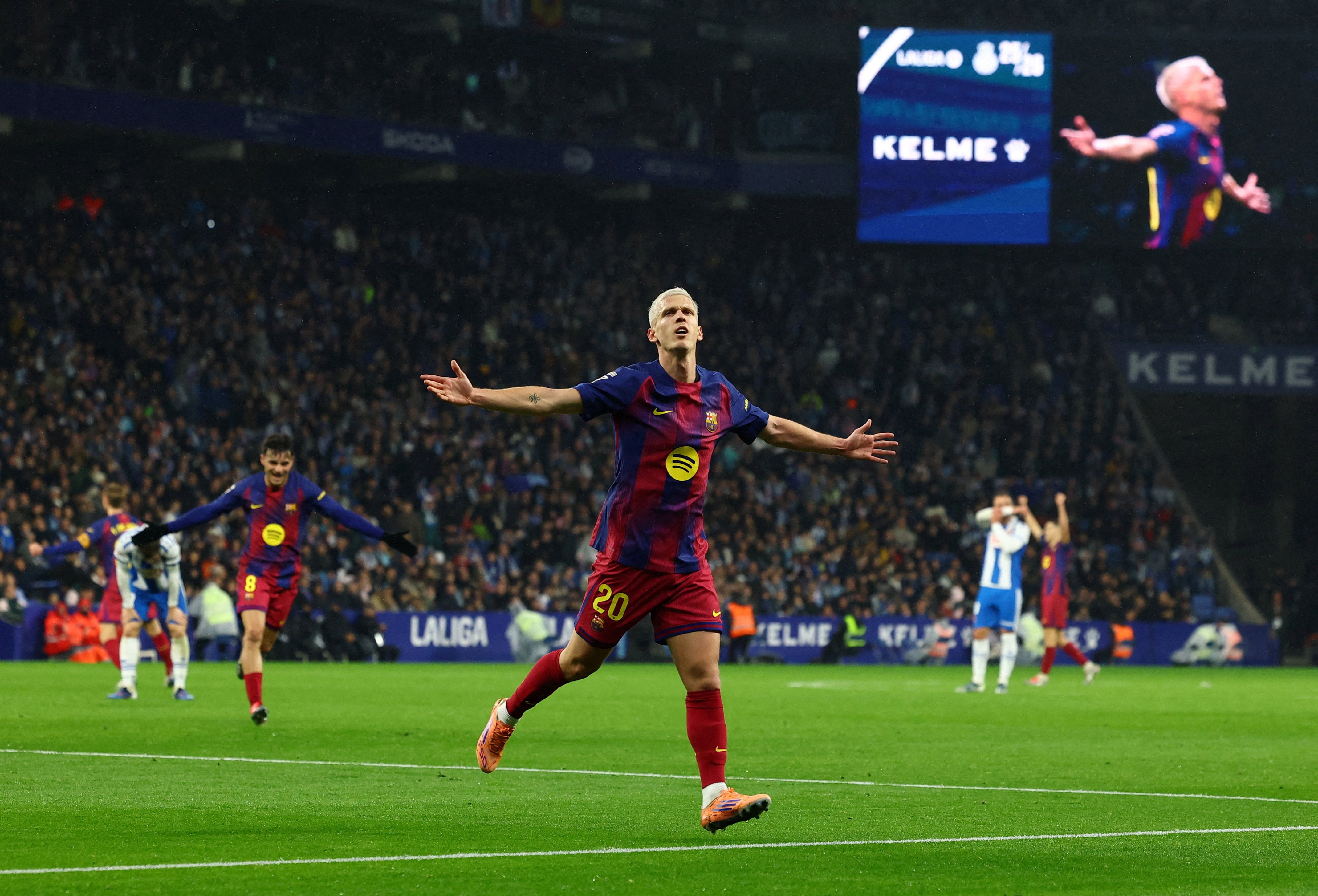 Joan García, de principio a fin de un derbi para el Barça