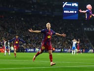 Dani Olmo celebra el primer gol del Barça ante el Espanyol este sábado en el RCDE Stadium.