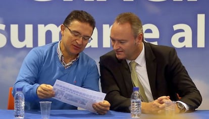 Seraf&iacute;n Castellano y Alberto Fabra, ayer en la sede del PP en Valencia.