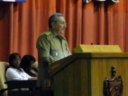 Raúl Castro seen speaking before the National Assembly.