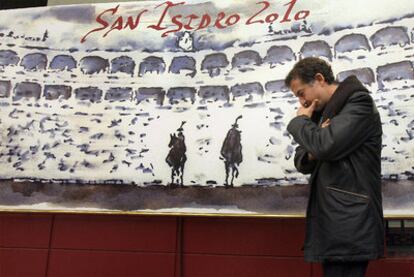 José María Cano, ayer en la presentación del cartel de San Isidro, dibujado por él.